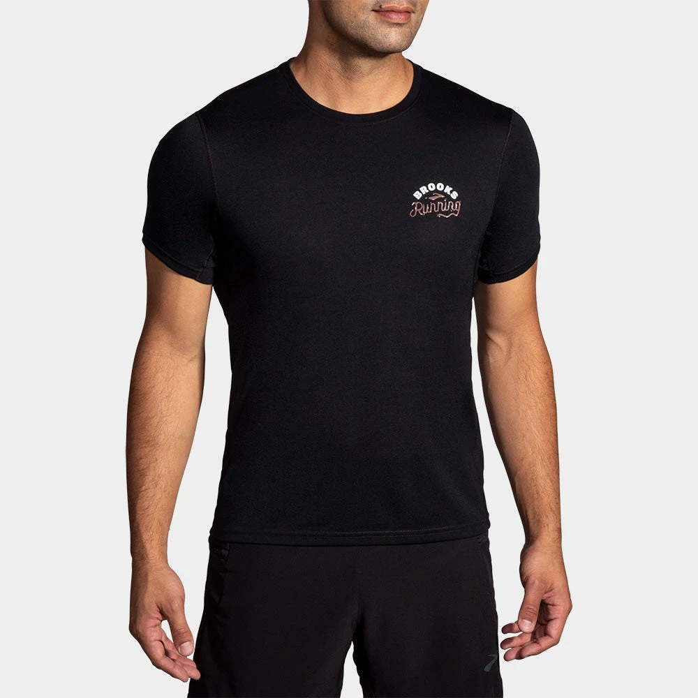 Brooks Distance Graphic Short Sleeve Men's 8 Brooks Distance Graphic Short Sleeve Men's - Image 8