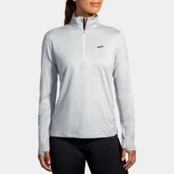 Brooks Dash 1/2 Zip 2.0 Women's 18 Brooks Dash 1/2 Zip 2.0 Women's -BROOKS Store 057287 030 1