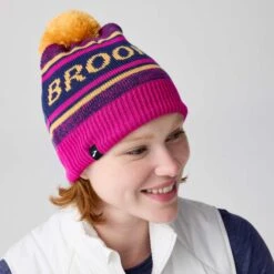 Brooks Heritage Pom Beanie 23 Brooks Heritage Pom Beanie -BROOKS Store 057389 523 1