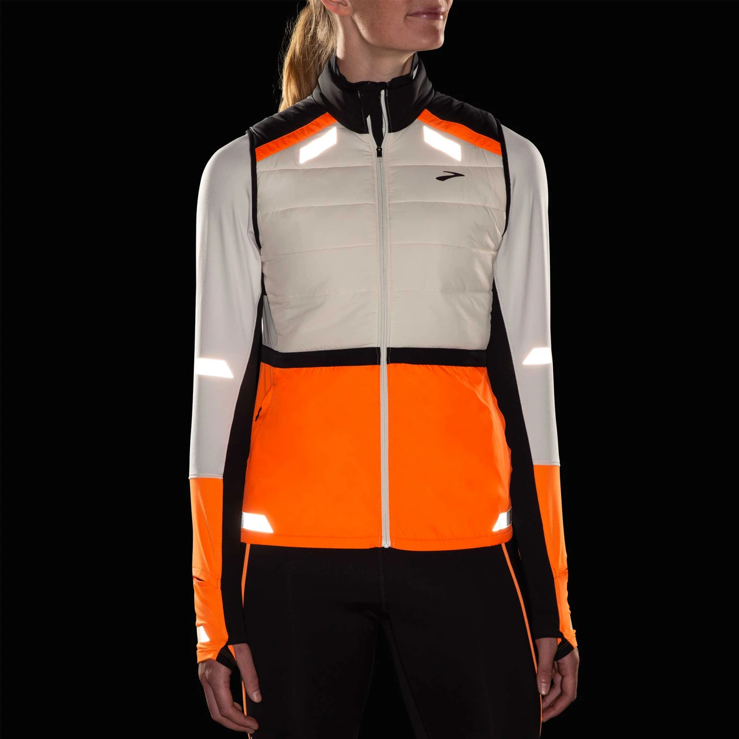 Brooks Run Visible Insulated Vest 2.0 Women's 3 Brooks Run Visible Insulated Vest 2.0 Women's - Image 3