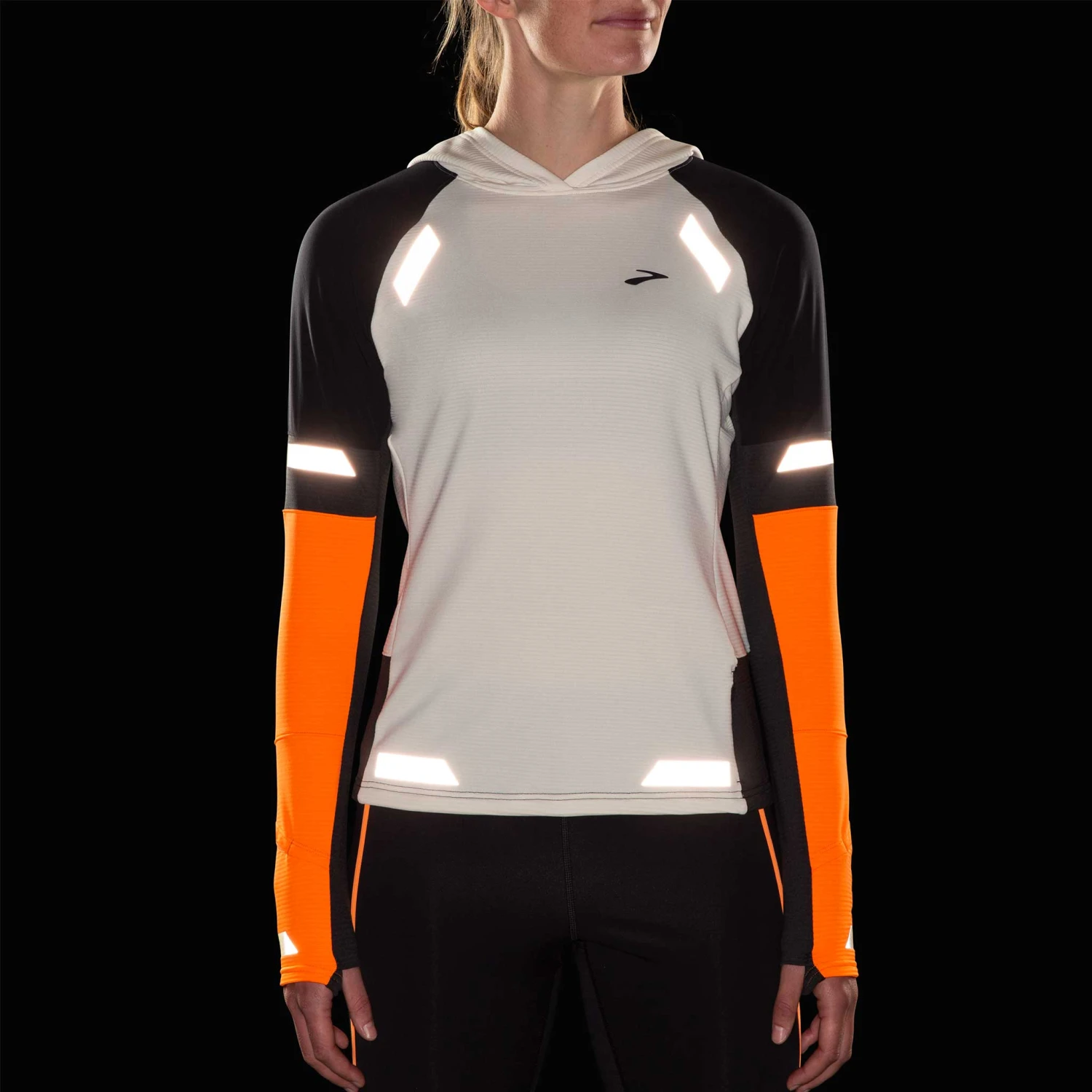 Brooks Run Visible Notch Thermal Hoodie 2.0 Women's 3 Brooks Run Visible Notch Thermal Hoodie 2.0 Women's - Image 3